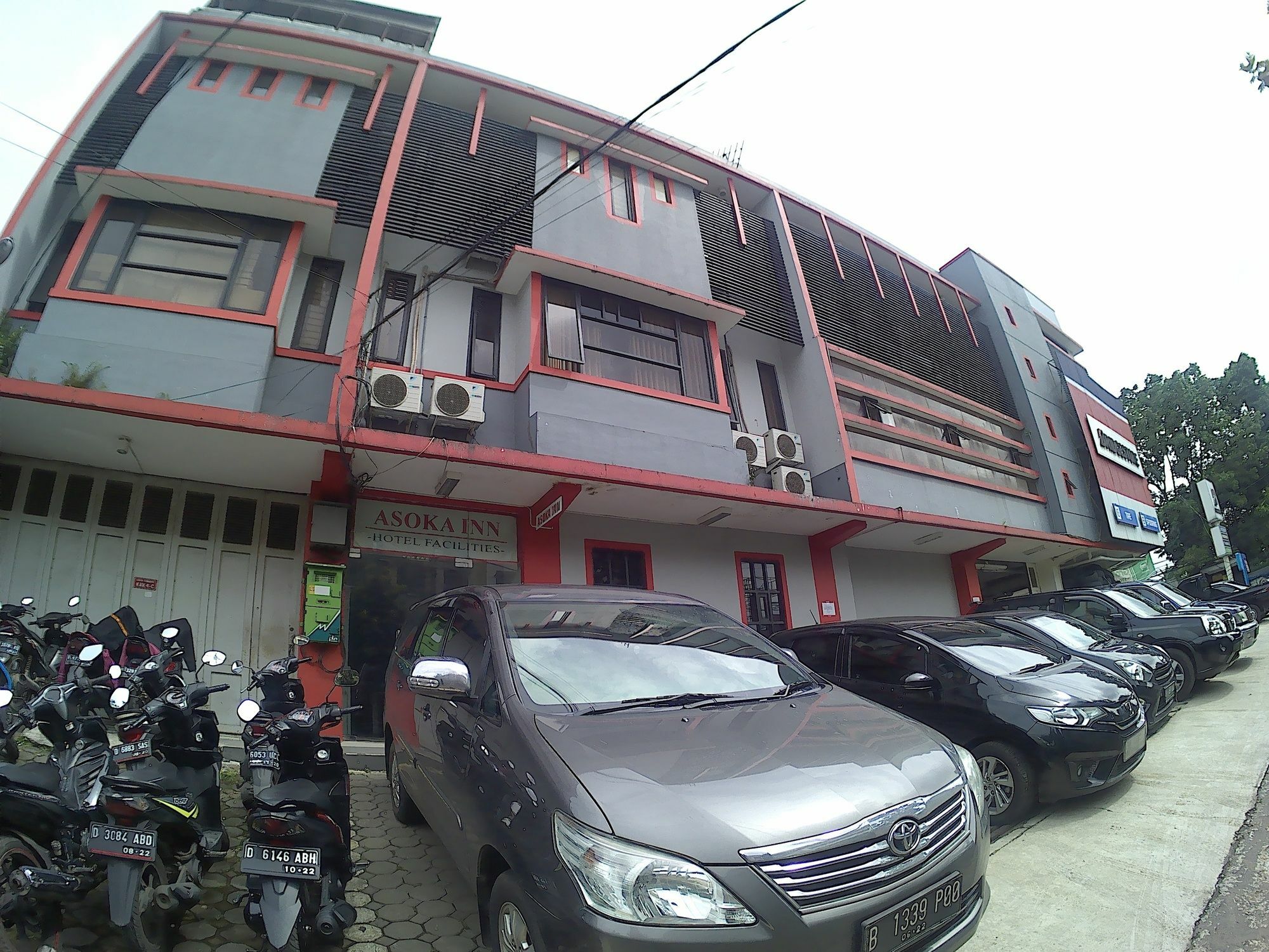 Asoka Inn Bandung Buitenkant foto